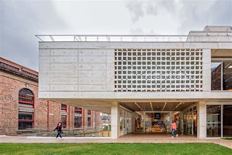 Centro Cívico de Los Andes un edificio en concreto