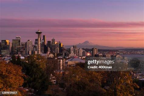 Seattle Skyline Sunset Photos and Premium High Res Pictures - Getty Images