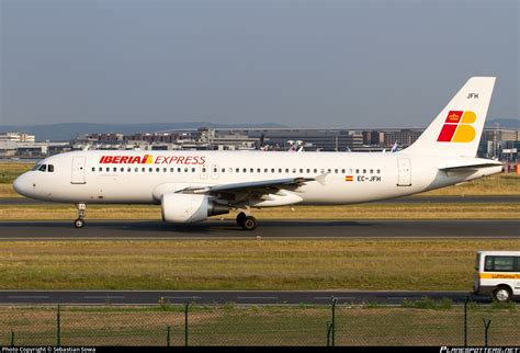 EC JFH Iberia Express Airbus A320 214 Photo By Sebastian Sowa ID