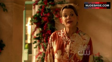 Shenae Grimes Sexy In Bikini Top 90210 0 59 NudeBase