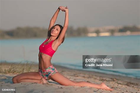 Hot Sexy Jane Hardy Bikini Pics