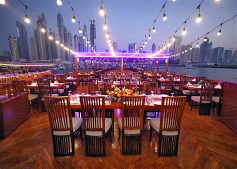 Dubai Dhow Cruise Met Internationaal Buffet Diner GetYourGuide