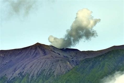 Gunung Marapi Di Sumbar Kembali Erupsi Pada Senin ANTARA News