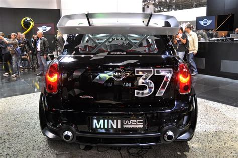 Looks Like a Car: MINI demonstrated a rally MINI Countryman WRC Live ...