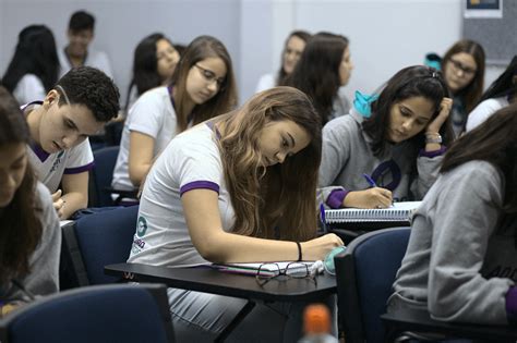 Projeto B Ssola Col Gio Ao Cubo Prepara O Para O Vestibular