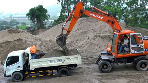 M Y X C Doosan W O M C T Xe T T I Ben Ch T Excavator