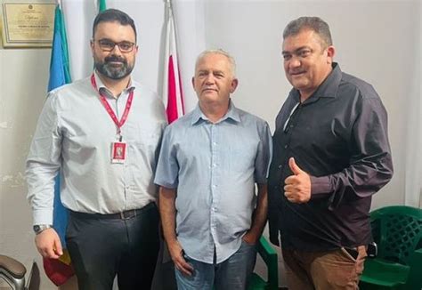 Notícia PREFEITO VALMIR RECEBE VISITA DA DIREÇÃO DO HOSPITAL REGIONAL