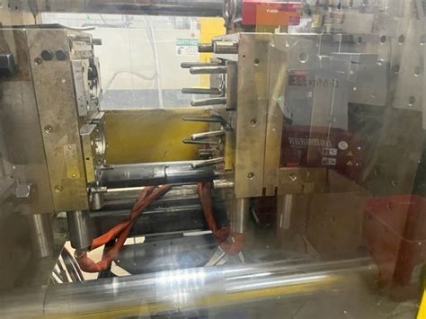 Used Cincinnati Milacron Roboshot S 2000i165B Injection Molding