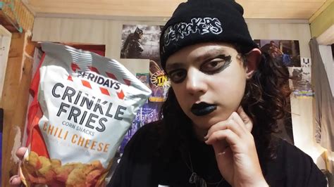 Snack Testing Tgi Fridays Chili Cheese Crinkle Fries 🍟 Youtube