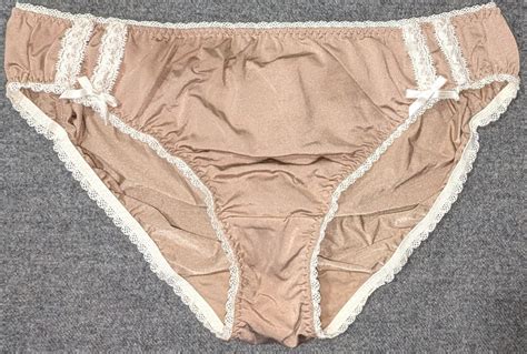 Nwot B Tempt D Stretch Satin Lace Bikini Panties L Gem
