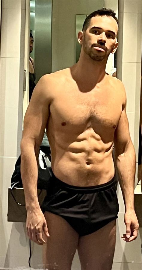 Jack Cock Having Fun Around Top On Twitter Who Trains Chest