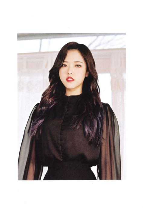 Loona X X Olivia Hye Scans LOOΠΔ Photo 42657190 Fanpop