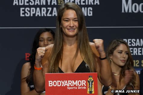 Karolina Kowalkiewicz Ufc Ceremonial Weigh Ins Mma Junkie