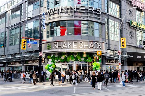 Someone Thinks Torontos First Shake Shack Will Be The New Queen