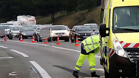 Haute Garonne Un Poids Lourd Se Renverse Sur L A61 La Circulation