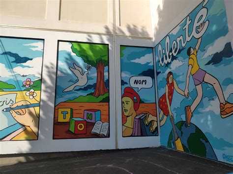 Les Clayes sous Bois Une fresque murale trône fièrement dans la cour