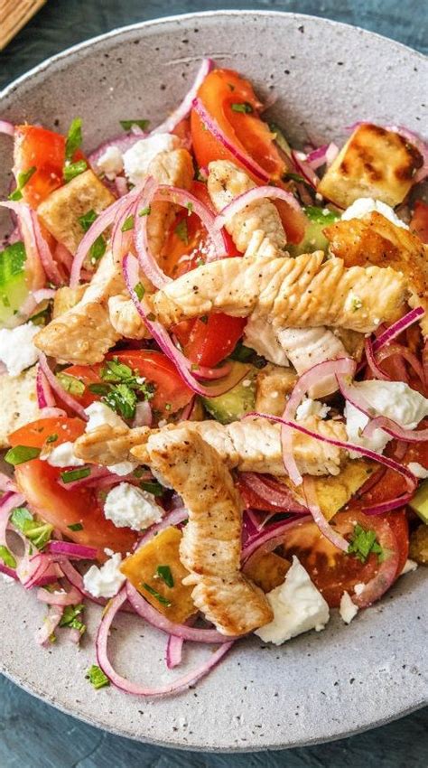 H Hnchenbrust Auf Griechischem Salat Rezept Hellofresh Recipe