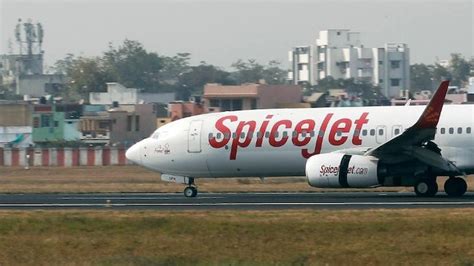 Passengers Create Ruckus As Spicejet Flight Gets Delayed Due To Runway