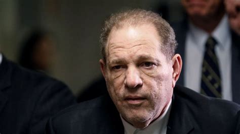 Harvey Weinstein Trùm Hollywood nghiện sex dương tính Covid 19