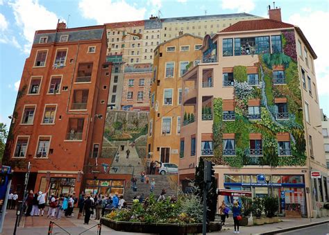 10 Top Tourist Attractions in Lyon (with Map) - Touropia