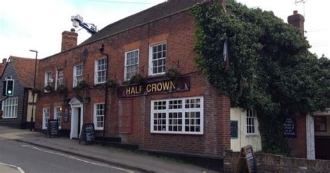 Half Crown In South Benfleet Pub In South Benfleet Ss7