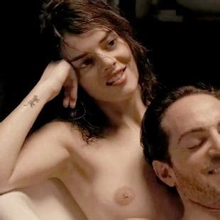 Samara Weaving Nude Debut In Last Moment Of Clarity
