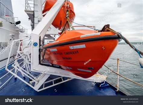 21 Pando Ferries Gambar Foto Stok And Vektor Shutterstock