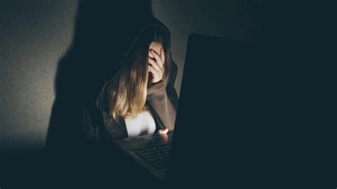 17χρονη έπεσε θύμα revenge porn Την εκβίαζαν με γυμνές φωτογραφίες