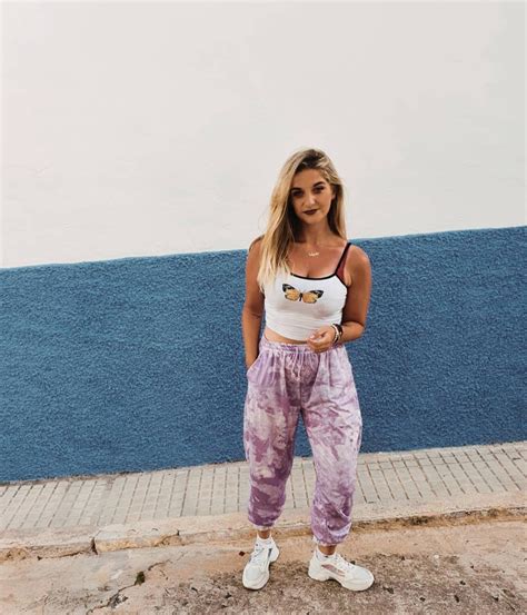 The Dubai Porta Potty - Instagram Models Exposed [UPDATED 2022 ...