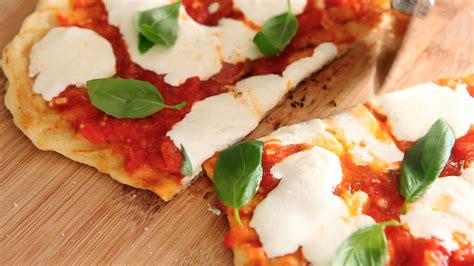 Video Grilled Tomato And Basil Pizza Martha Stewart