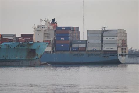 E R Denver Container Ship In Port At Charleston South C Flickr