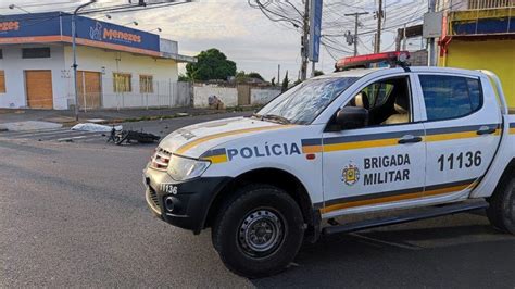 Urgente Canoas Motociclista Morre Ap S Colis O Carro Ag Ncia Gbc