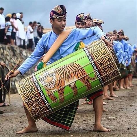 Asal Mula Gendang Belek Lombok Society