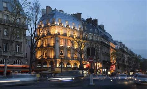 Khu phố cổ Saint Germain des Prés nhìn từ Nhà thờ Đức Bà Paris