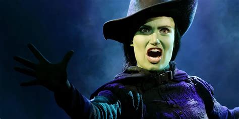 Cynthia Erivo Vs Idina Menzel Whose Elphaba Is Better