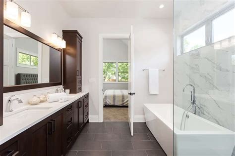 4 Ideas For Remodeling a Small Bathroom | HelloProject