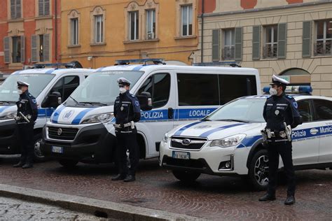 Cade E Resta Bloccata Sul Pavimento Di Casa Anziana Soccorsa Dalla