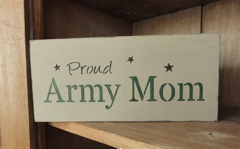 Proud Army Mom Painted Wooden Sign Decoration T