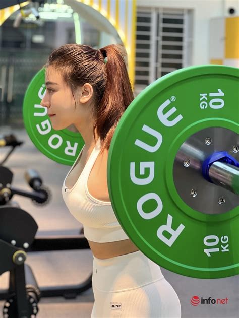 Cô gái văn phòng trước sau như một lột xác trở thành hot girl phòng