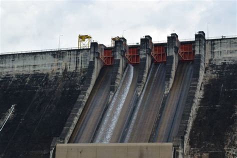 Iron Gate Dam Stock Photos Pictures And Royalty Free Images Istock