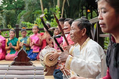 Hmong New Year in Laos - Mekong CruisesMekong Cruises