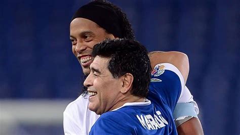 La Entrañable Felicitación De Ronaldinho A Maradona Por Su Cumpleaños