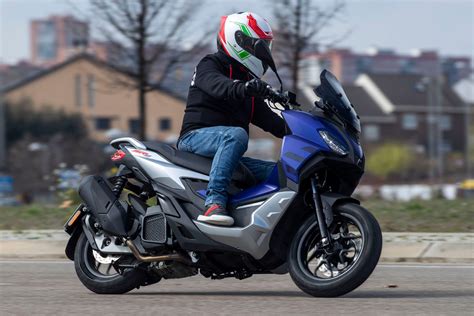 Prueba Aprilia Sr Gt Sensaciones Adventure Para Tu D A A D A