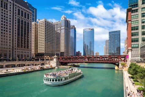 These Are The Best Chicago Booze Cruises You Need To Party On