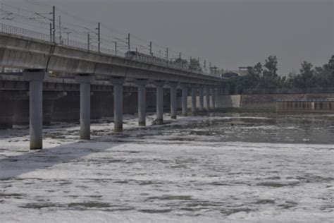 Delhi Yamuna Water Level Increases To 205 80 Meters