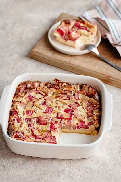 La recette du clafoutis à la rhubarbe de cyril lignac Artofit