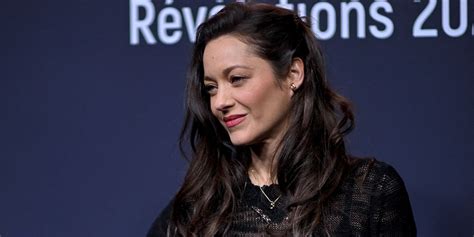 Robe Transparente Et Lingerie Apparente Marion Cotillard Sort Le