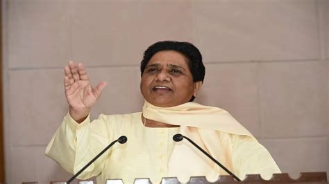 Mayawati मायावती का समाजवादी पार्टी पर हमला बोलीं इनका दलित तथा