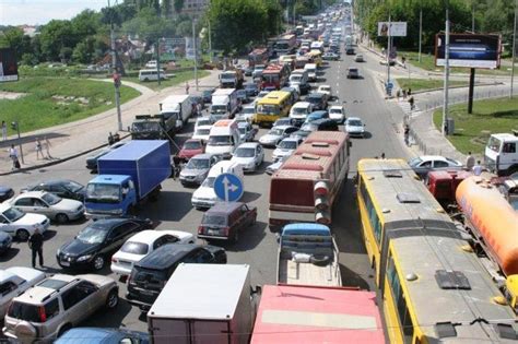 Верный способ не застрять в пробке летом - Автоцентр.ua | Лето, Пробки ...
