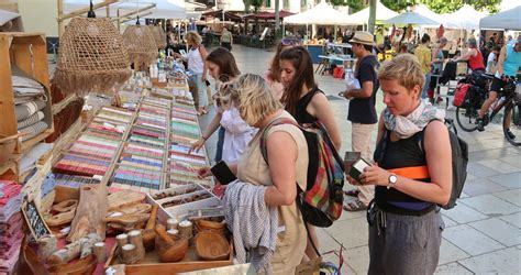 Économie Valence le marché nocturne des artisans et créateurs est lancé